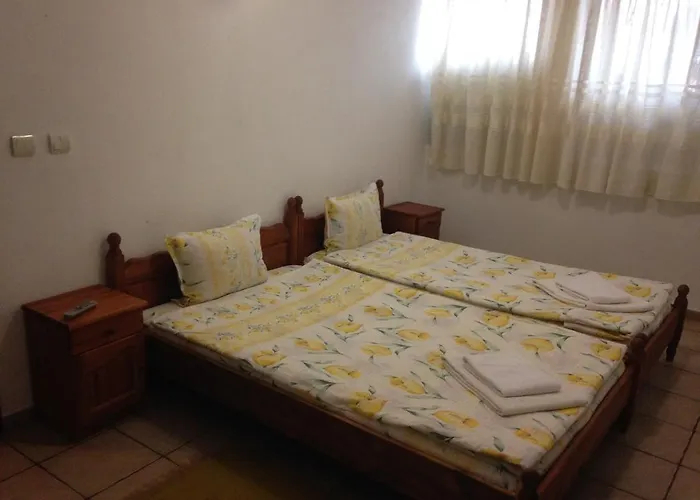 Pri Chakara Hotel 2*