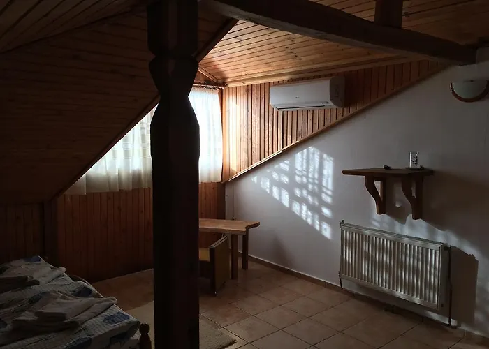 Hotel Pri Chakara 2*