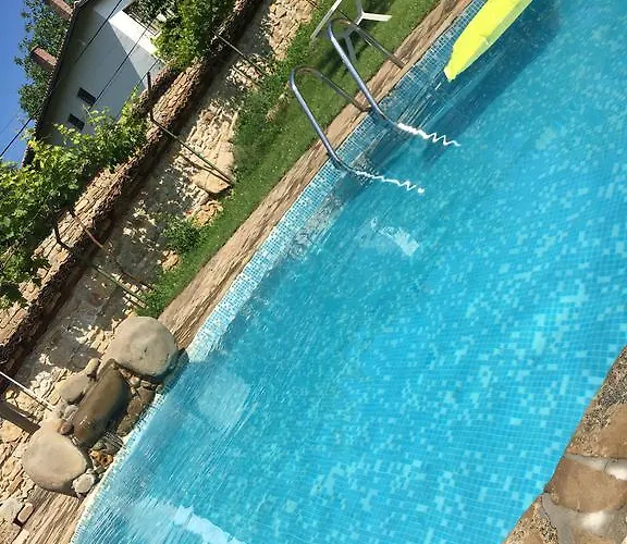 Pri Chakara Hotel 2*