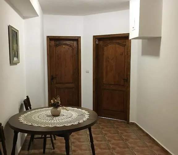 Hotel Pri Chakara 2*